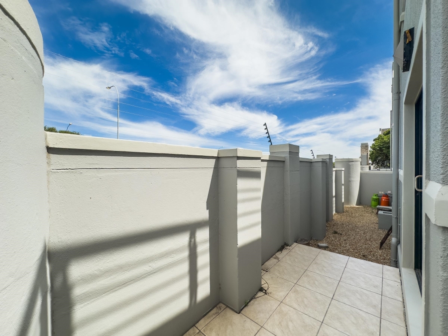 3 Bedroom Property for Sale in Plattekloof Western Cape